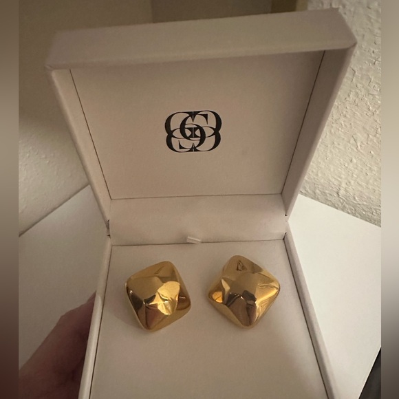 CENDRE Gigi Gold Tone Square Earrings ▫️💛 - Picture 6 of 12
